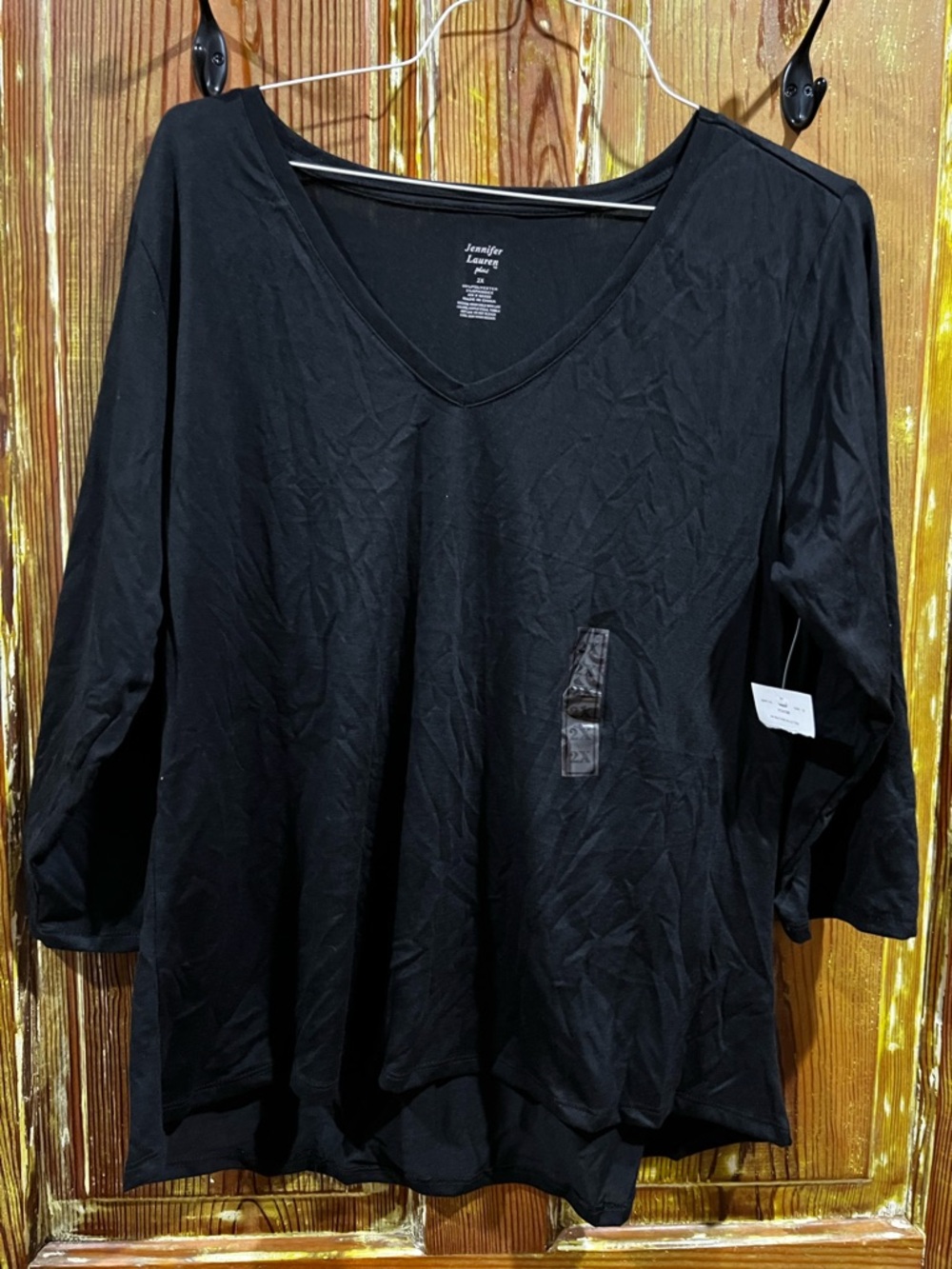 Jennifer Lauren Black V-Neck Long Sleeve Tee